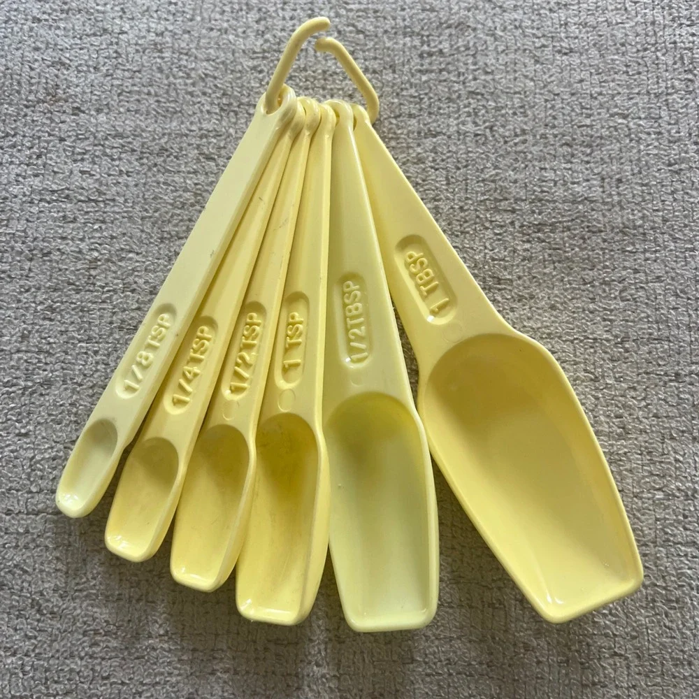 Vintage Action Ind Inc Yellow Measuring Spoons Set 6pc Made in USA Spice Jar Fit